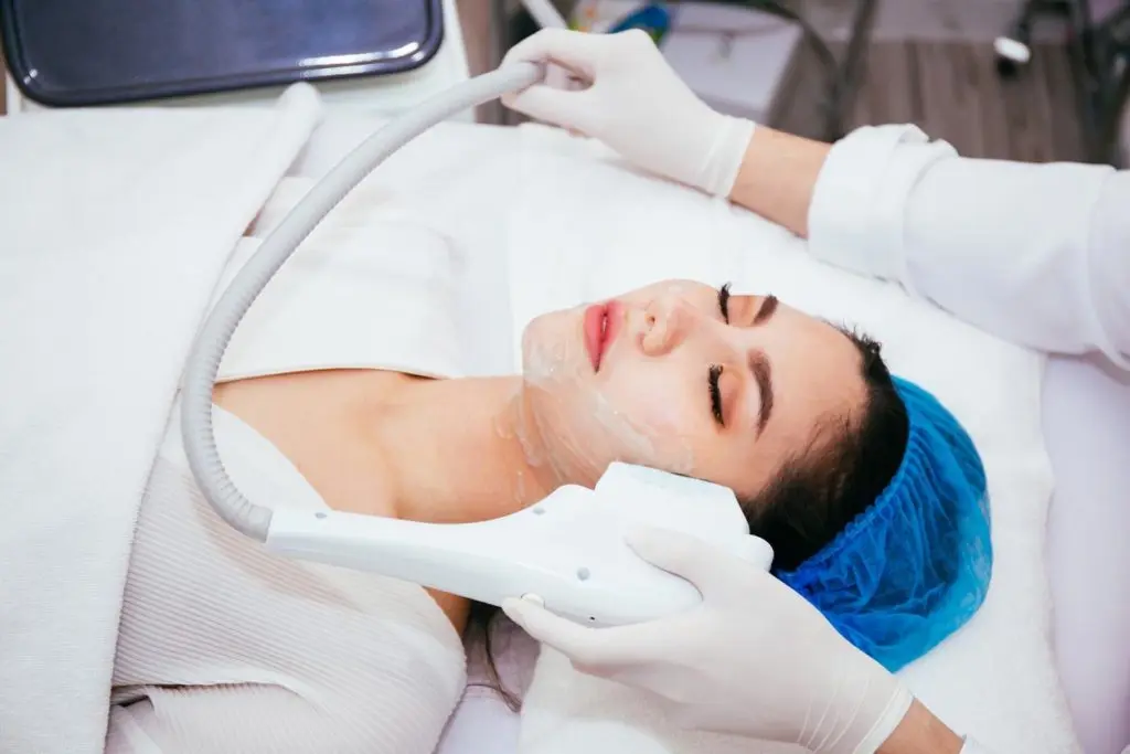 Pigmentation removal using laser